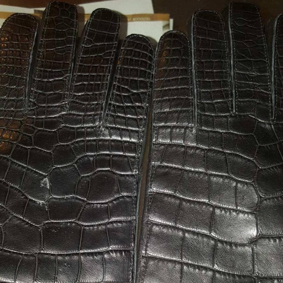 Burberry Alligator Gloves - Picture 1 of 1